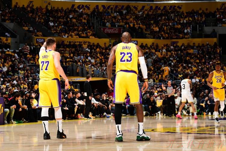 开云体育下载中心：詹姆斯复出砍11+12东契奇37+10 湖人逆转爵士取3连胜