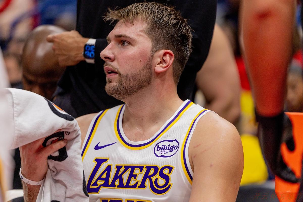 开云体育下载中心：詹姆斯复出砍11+12东契奇37+10 湖人逆转爵士取3连胜